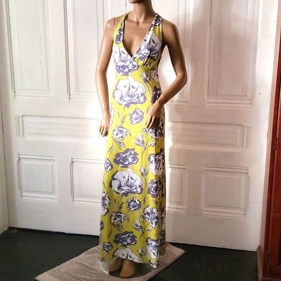 Maxi LaBefana - Picture 1 of 9